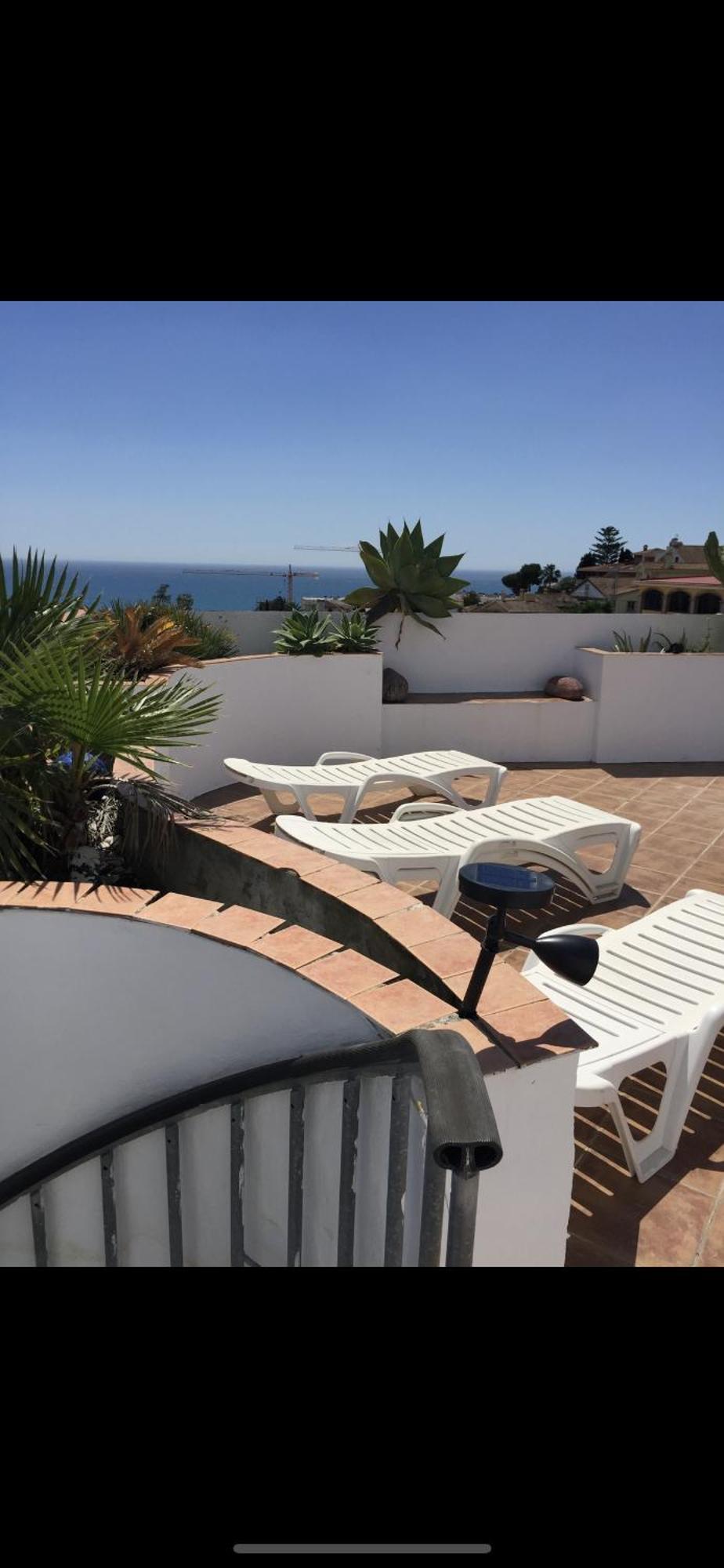 Penthouse With Private Roof Terrace And Jacuzzi Apartment Фуeнхирола Екстериор снимка