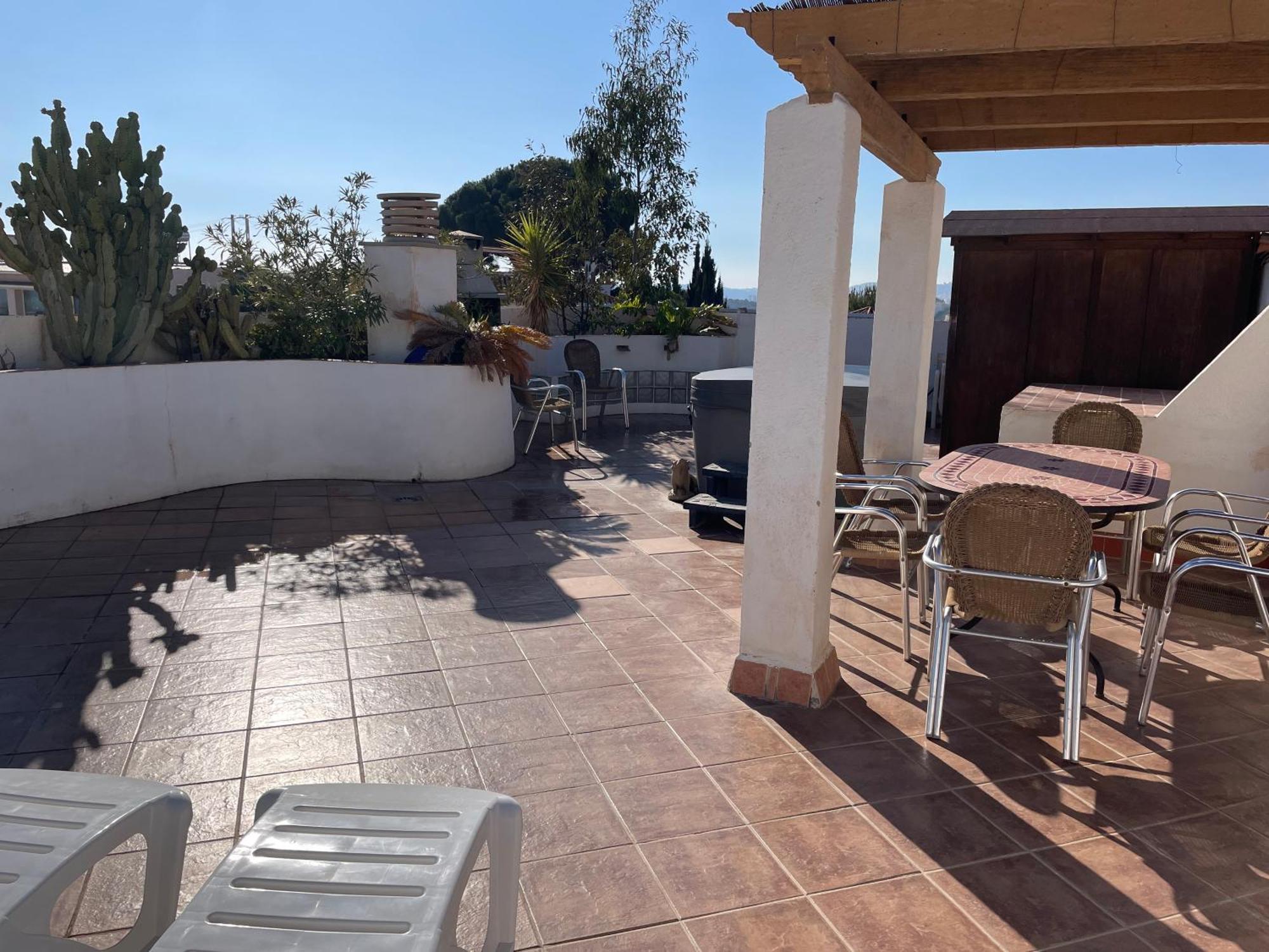 Penthouse With Private Roof Terrace And Jacuzzi Apartment Фуeнхирола Екстериор снимка