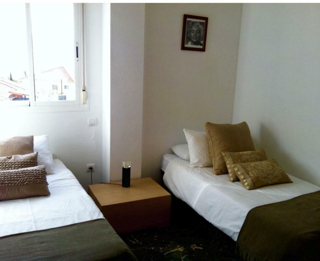 Penthouse With Private Roof Terrace And Jacuzzi Apartment Фуeнхирола Екстериор снимка